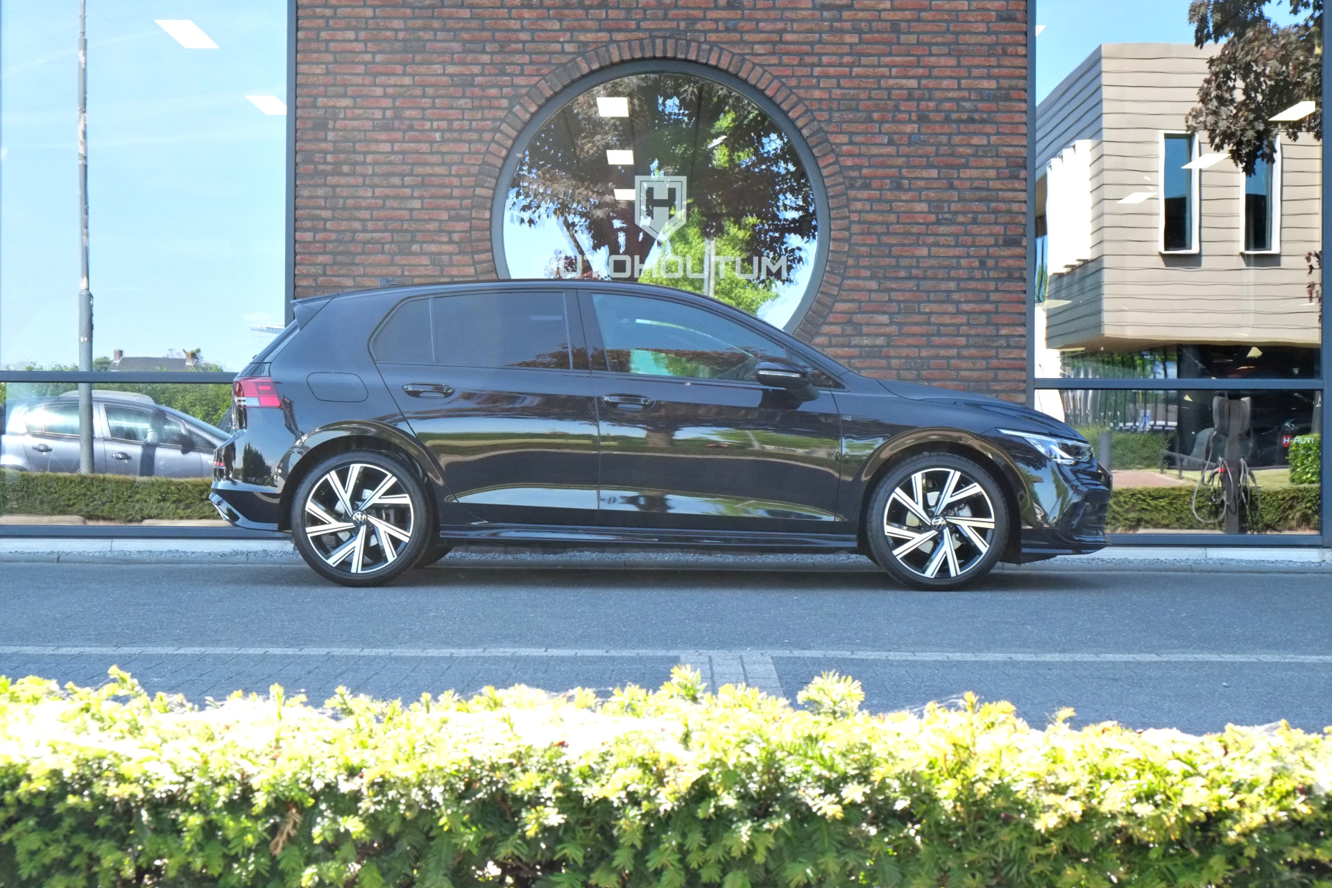 44486876-4.jpg